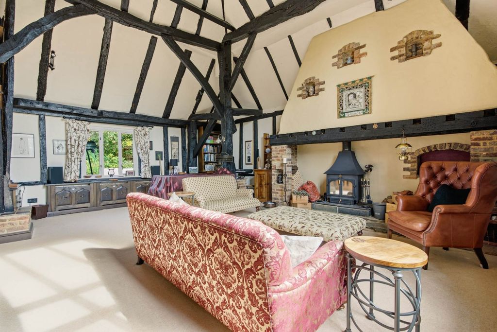 Property photo 2 of 33