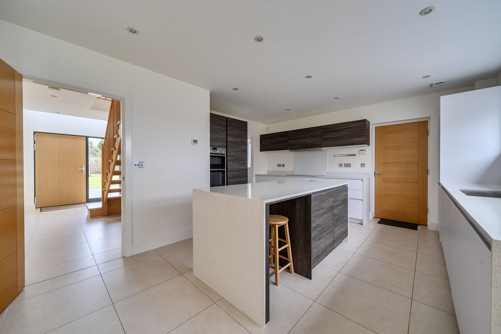 Property photo 2 of 25 Photo 9