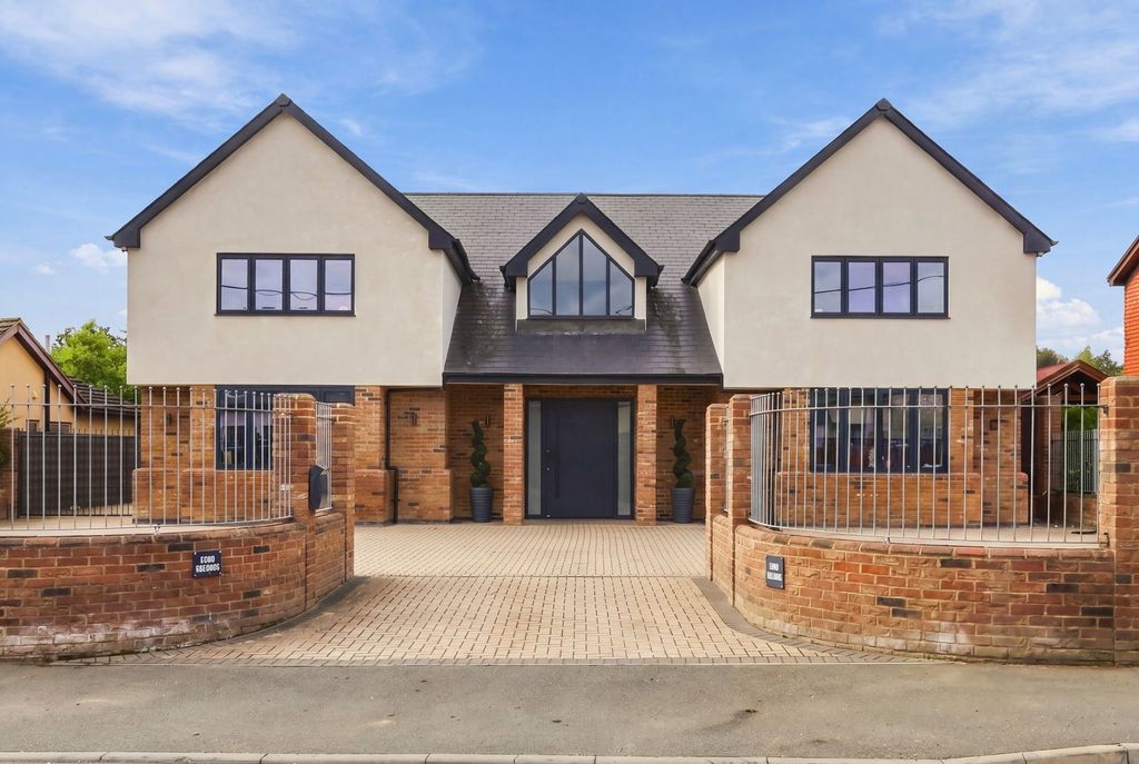 Property photo 2 of 50
