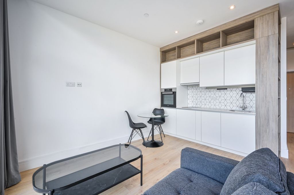 Property photo 3 of 12