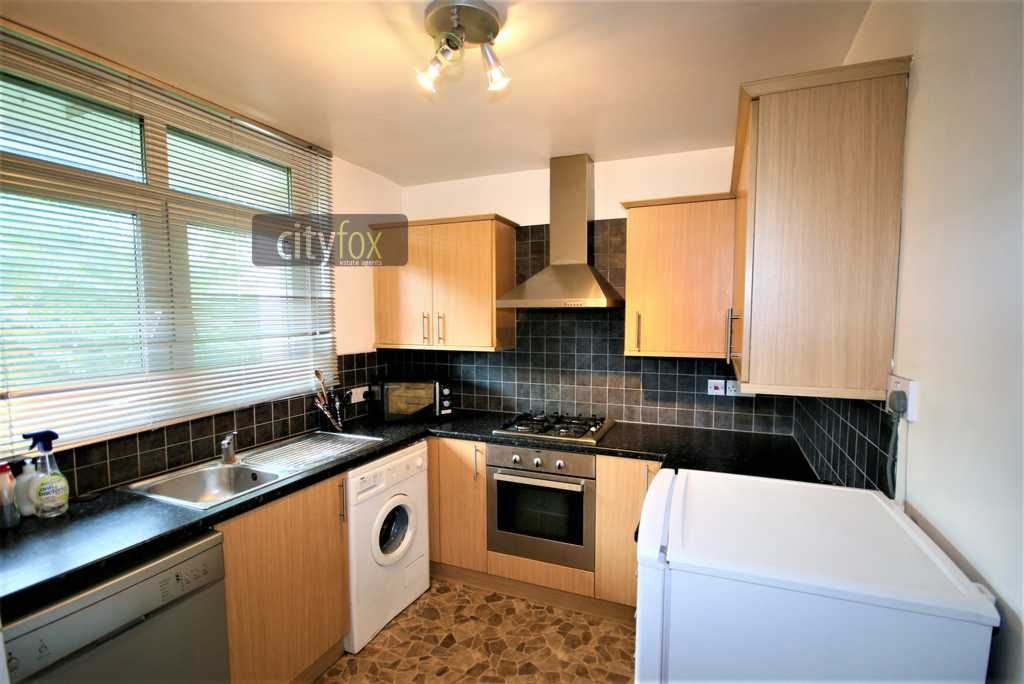 Property photo 1 of 11 3 Bed Maisonette In Whitechapel