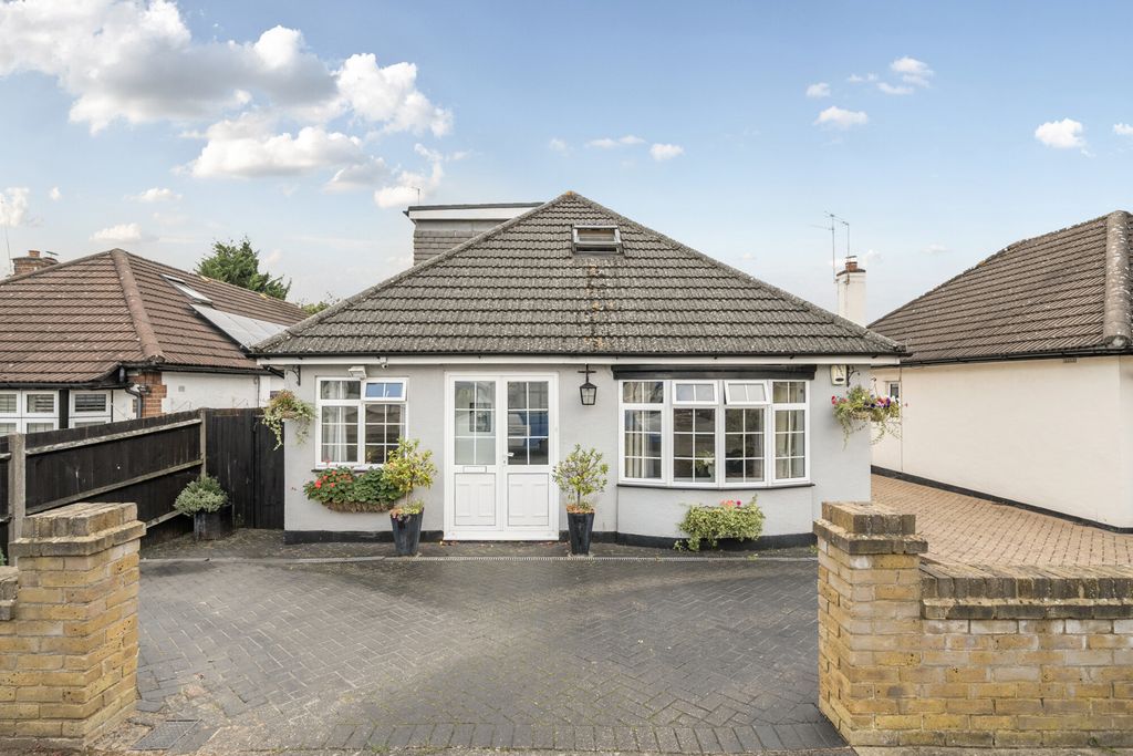 Property photo 1 of 20 1350545-17-68c2E4...