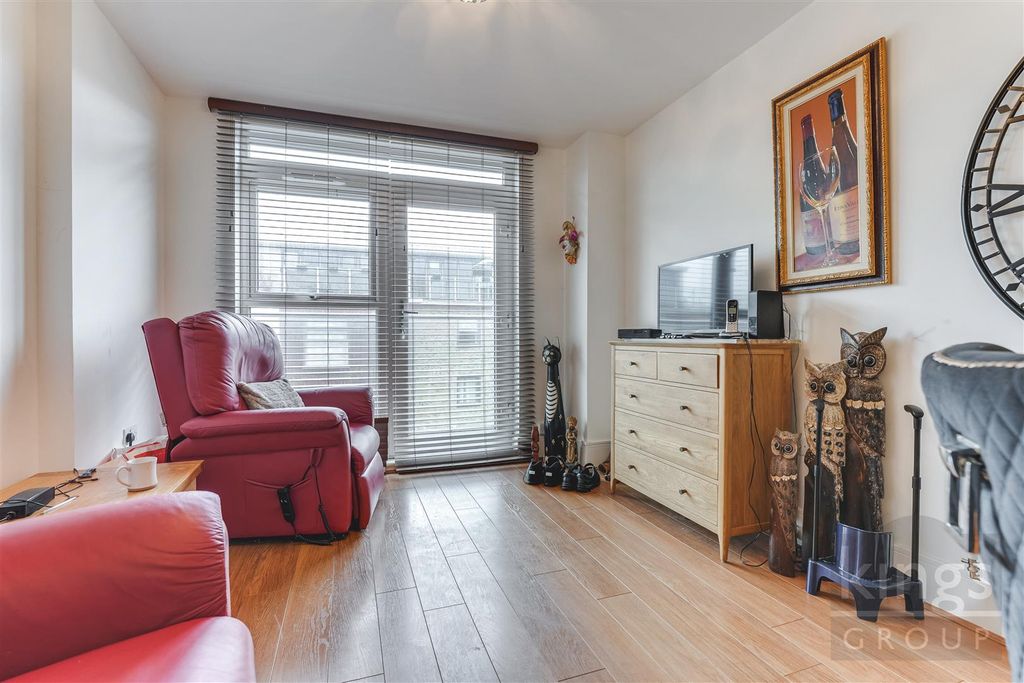 Property photo 3 of 10