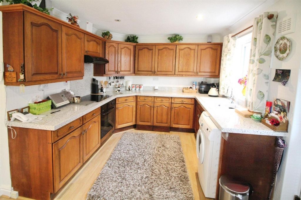 Property photo 2 of 13 Kitchen/Diner