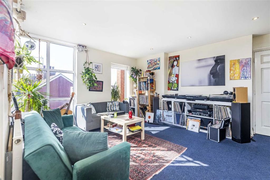 Property photo 2 of 7