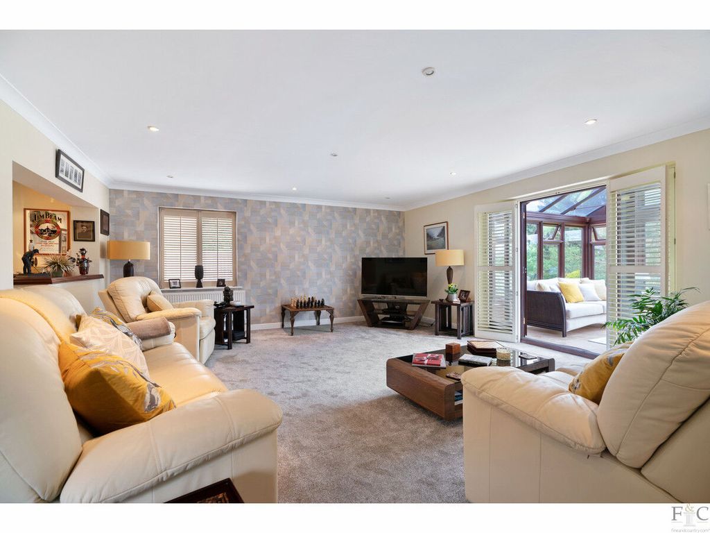 Property photo 2 of 45