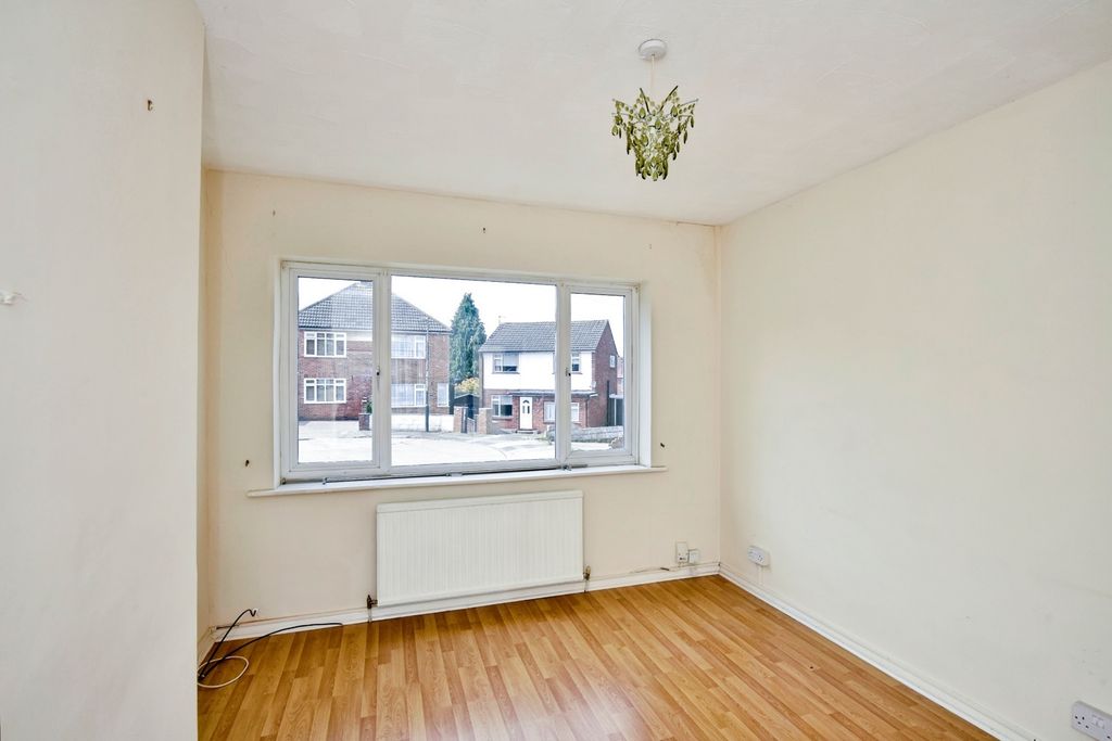 Property photo 3 of 17 Photo