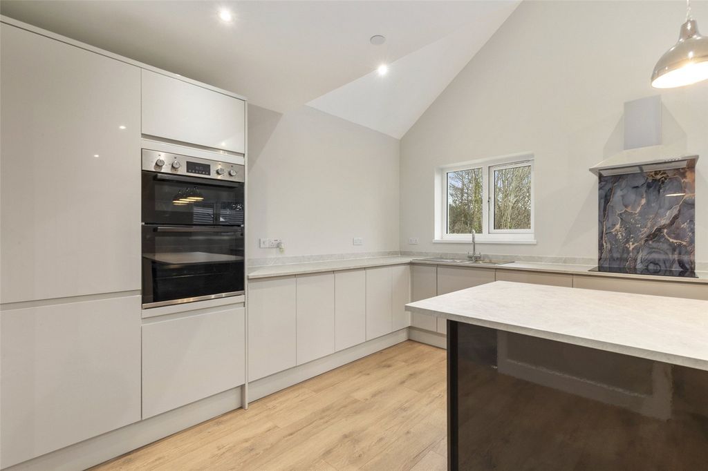 Additional image 16 of 3 bed detached house for saleSilver Drift, Beach Hill, Milford Haven, Pembrokeshire SA73