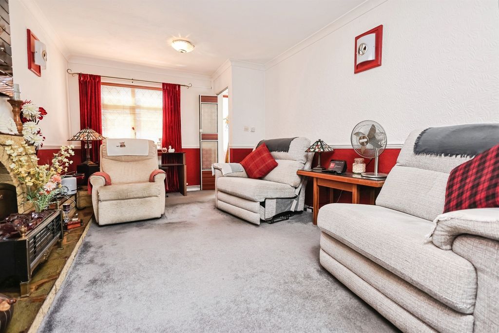 Property photo 2 of 17
