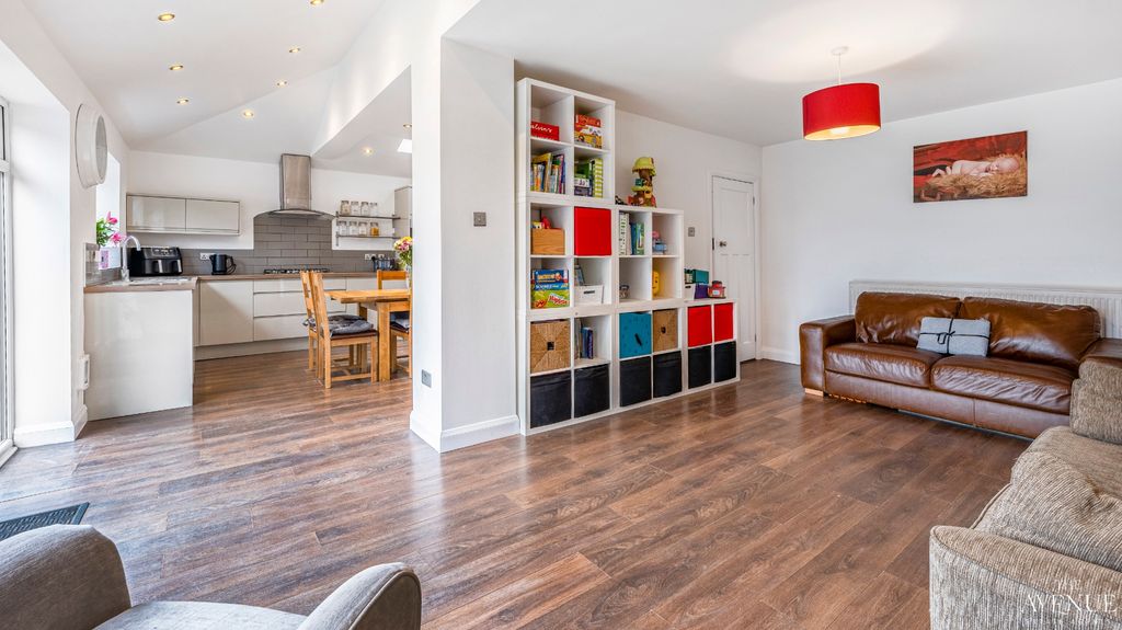 Property photo 2 of 23 4844415