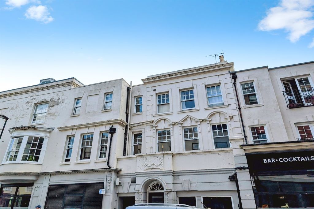 Property photo 2 of 9 (Thumbnail)