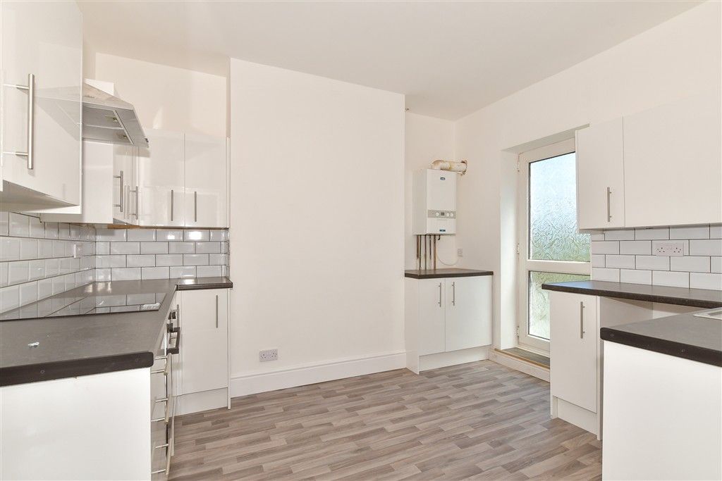 Property photo 1 of 8 Kitchen