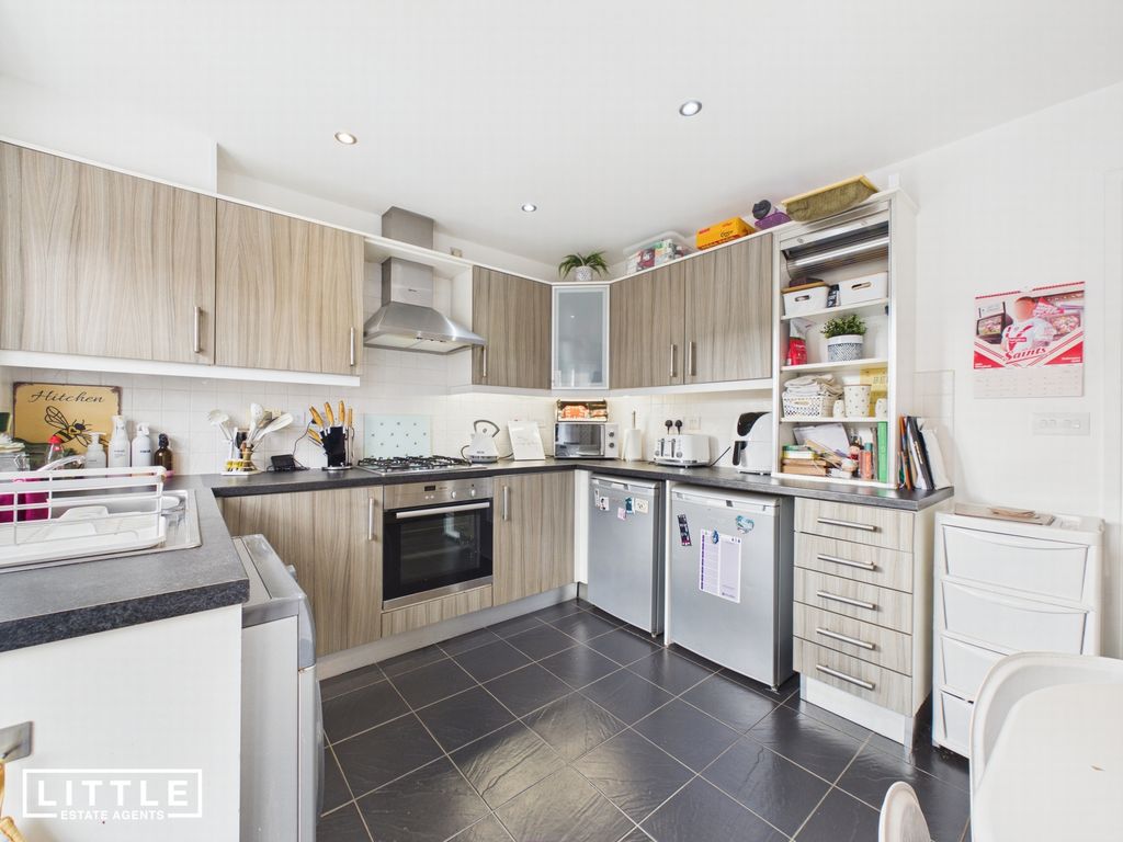 Property photo 3 of 15 Photo 6