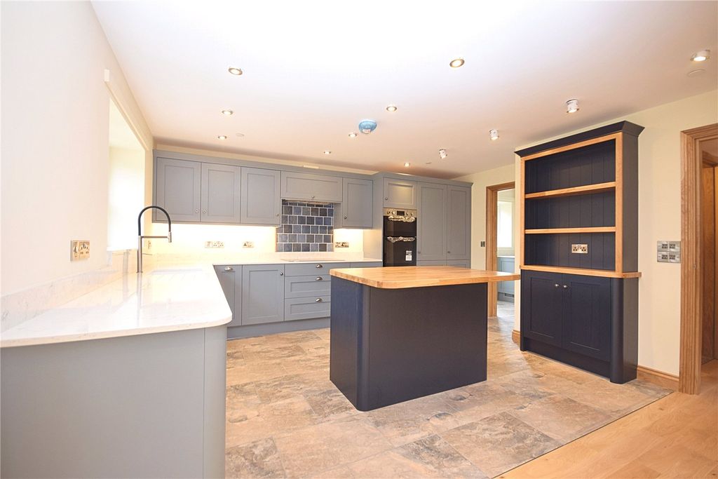 Property photo 2 of 30 Picture No. 58