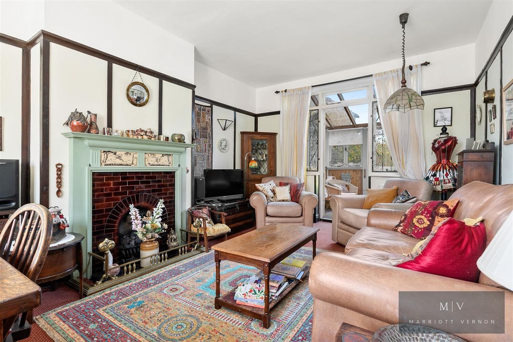 Property photo 2 of 23 Deanfield Gardens 8 MV-2.Jpg