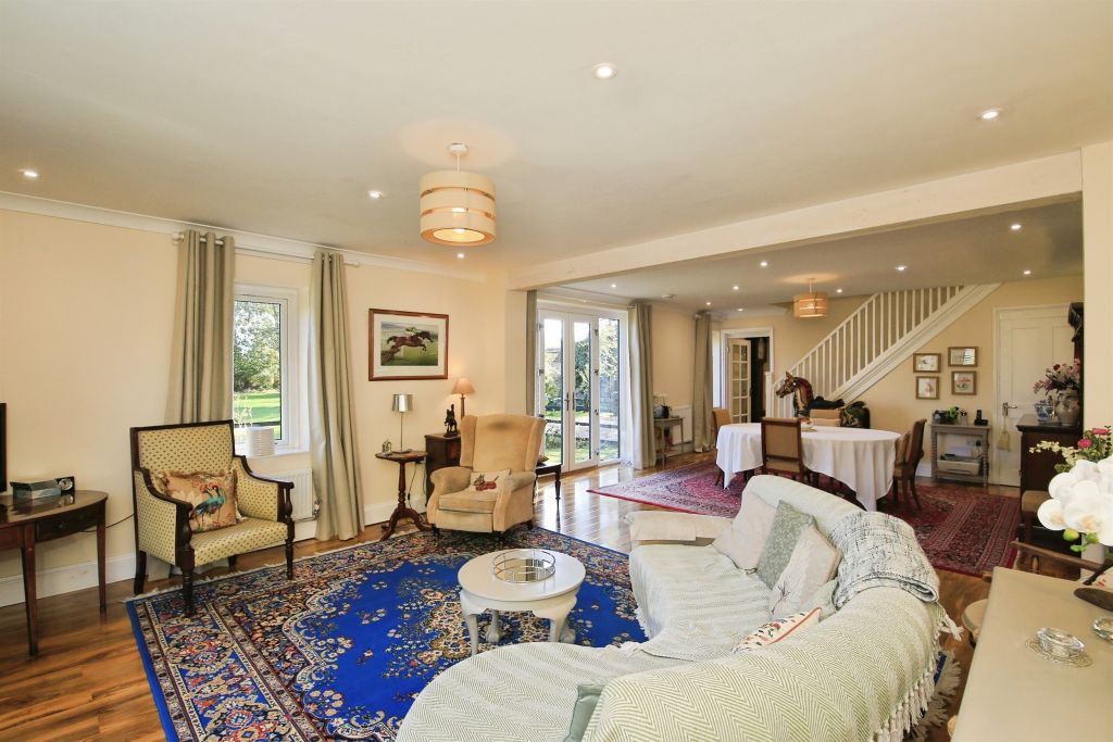 Property photo 3 of 23