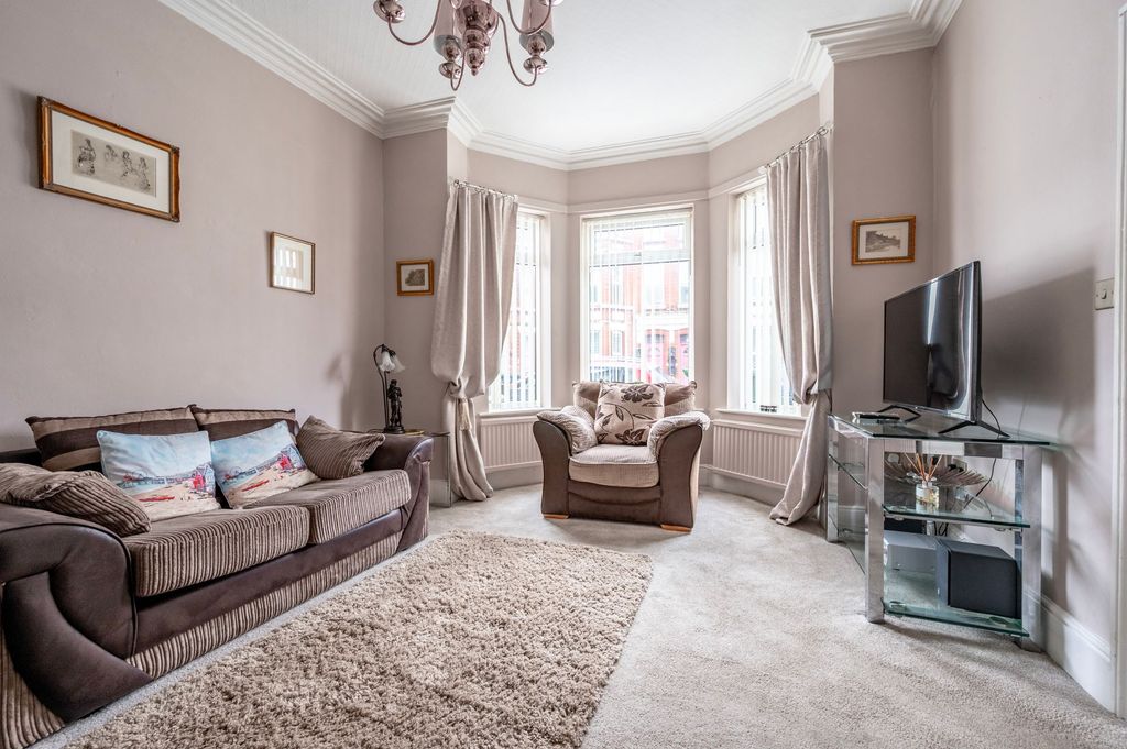 Property photo 2 of 21