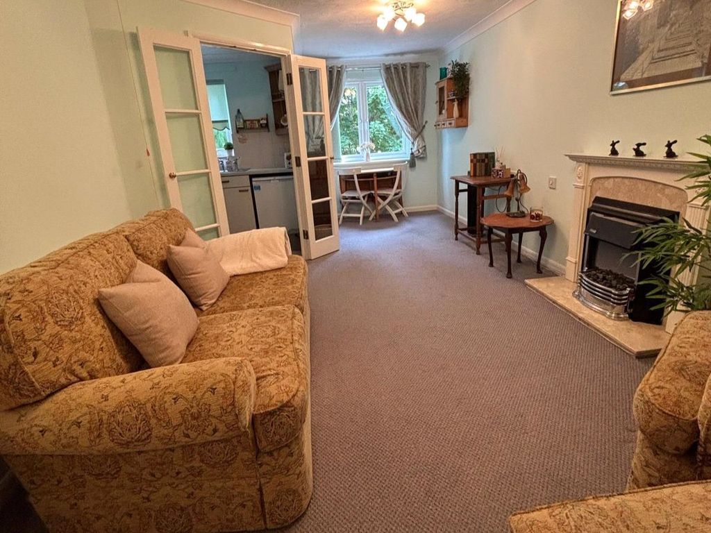 Property photo 2 of 14 Living Room