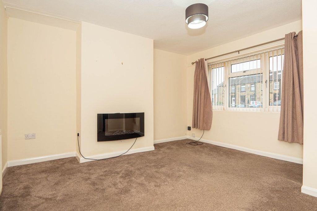 Property photo 2 of 16 Living Room