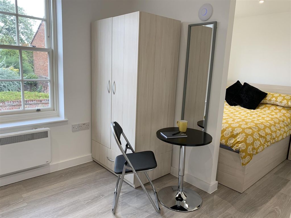 Property photo 3 of 9 Bright Modern Bedroom With Ample Storage Space...