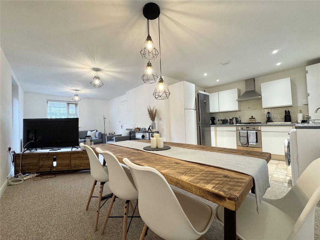 Property photo 2 of 8 Picture No. 09