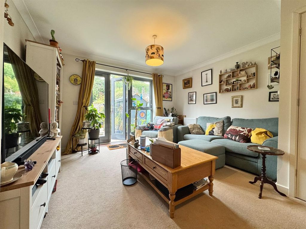 Property photo 2 of 12
