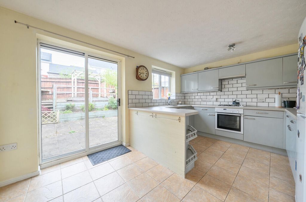 Property photo 2 of 18 Kitchen