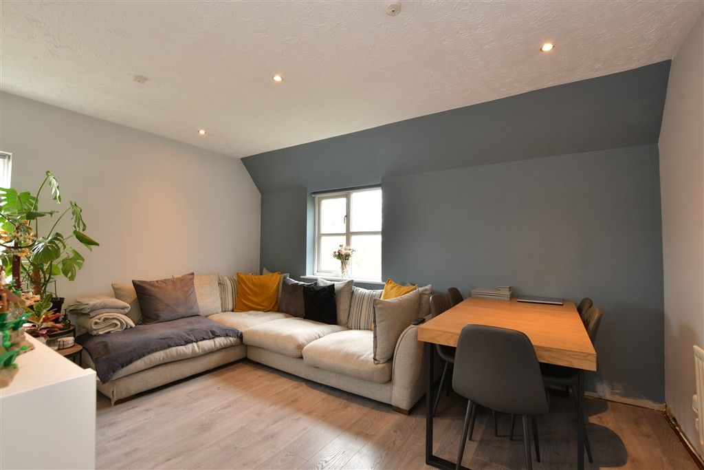 Property photo 2 of 8 Lounge/Dining Room