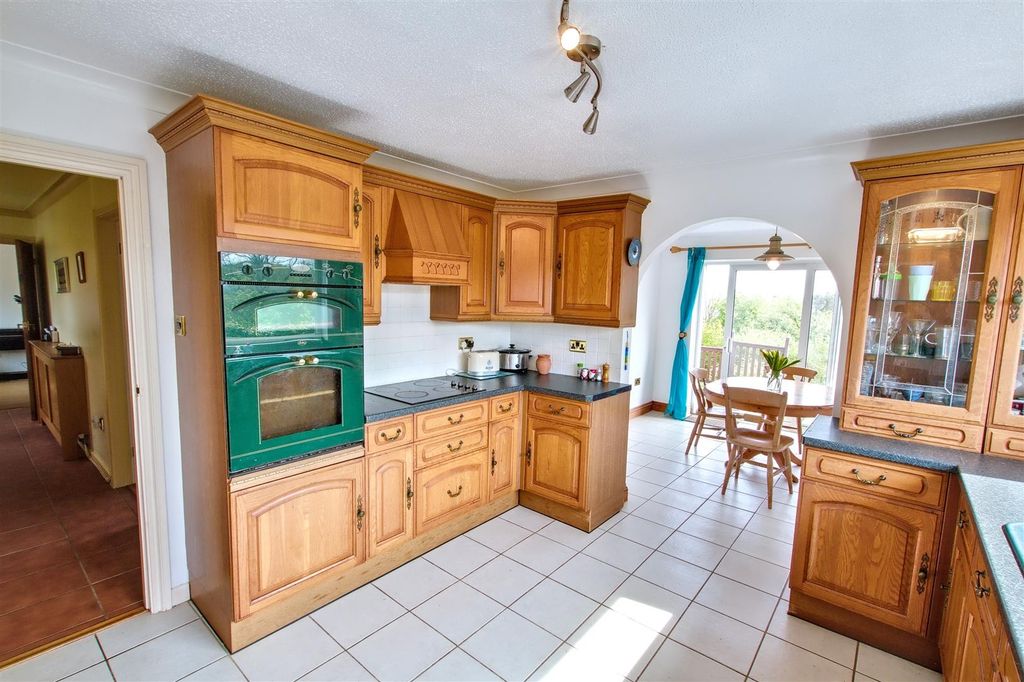 Property photo 3 of 46 Kitchen Area