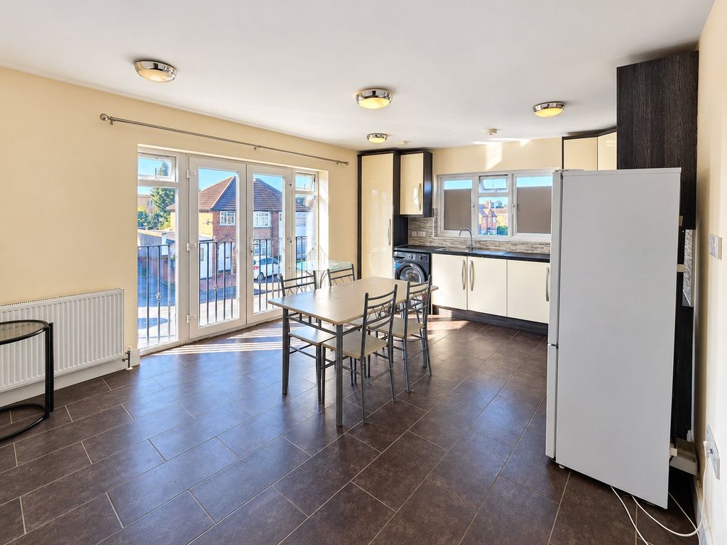 Property photo 2 of 8 Kitchen / Diner
