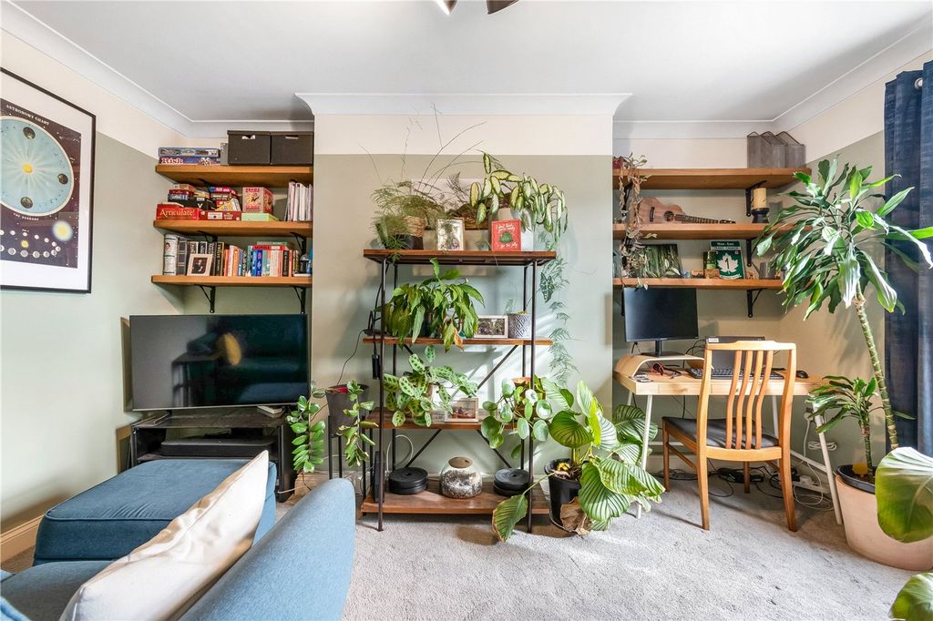 Property photo 1 of 8 Reception