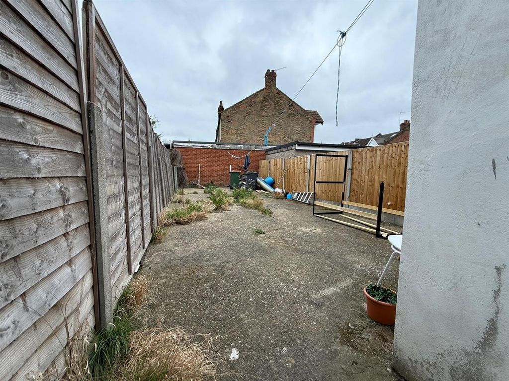 Property photo 3 of 8 03.Jpeg