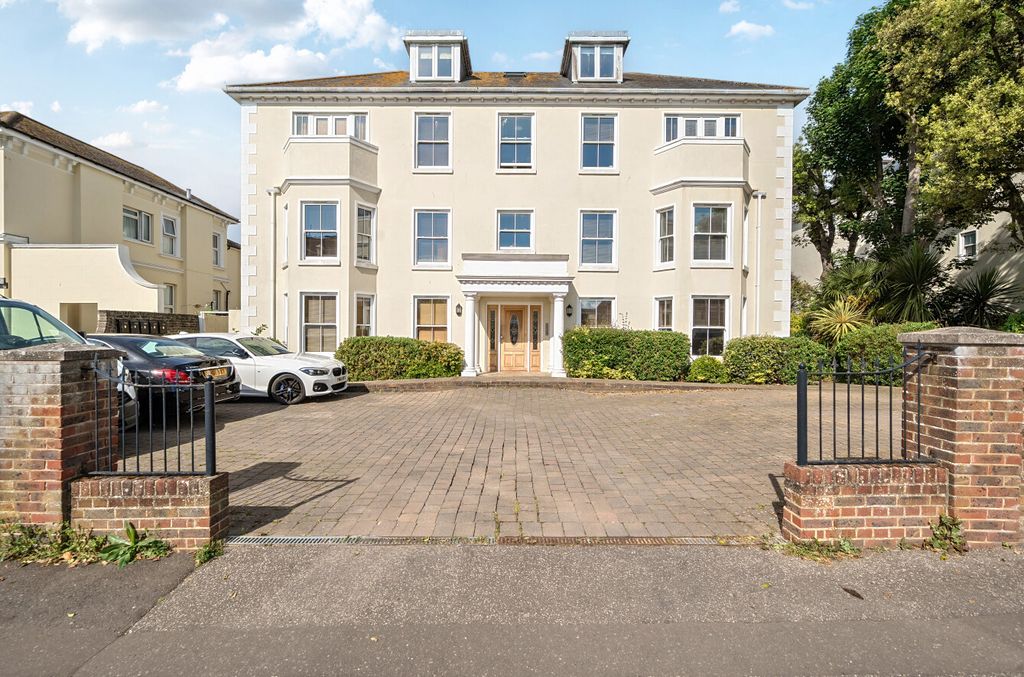 Property photo 1 of 17 1463898-21-6A0Ace...