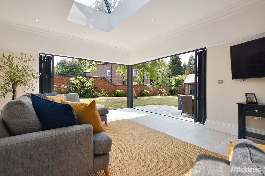 Property photo 2 of 59