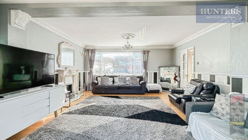 Property photo 3 of 27 Pbox-Img.Jpg