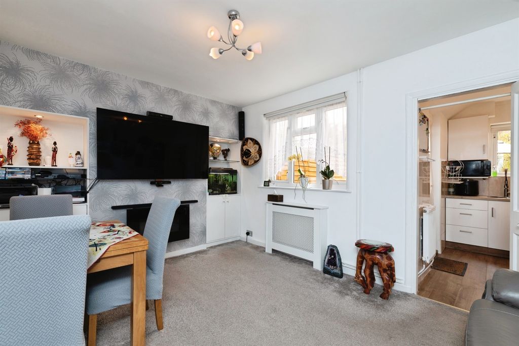 Property photo 2 of 19