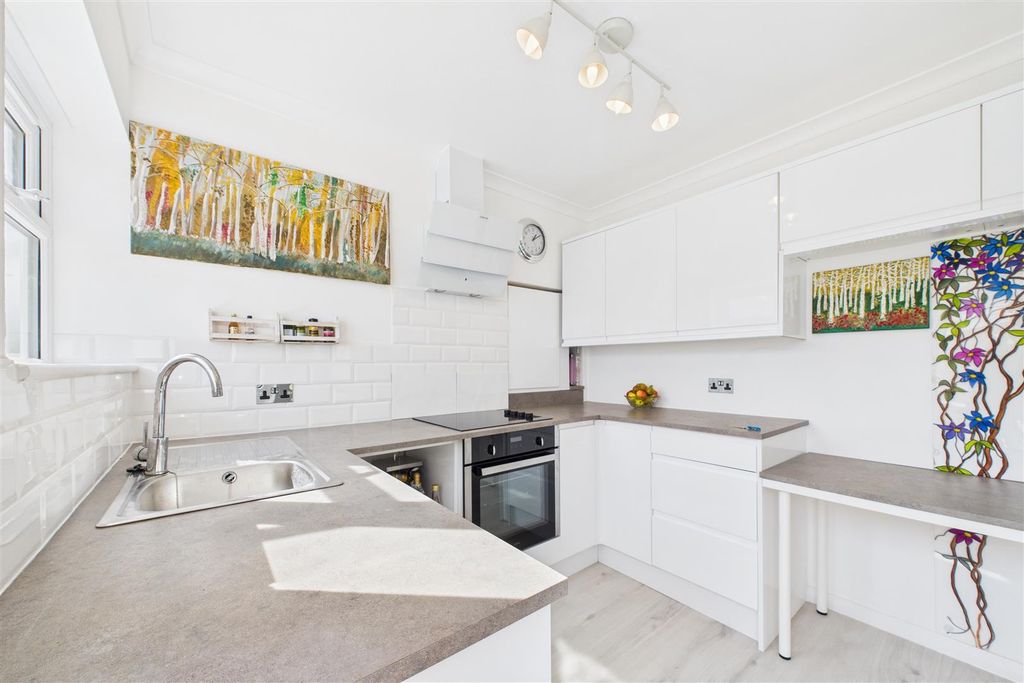 Property photo 3 of 14 Kitchen