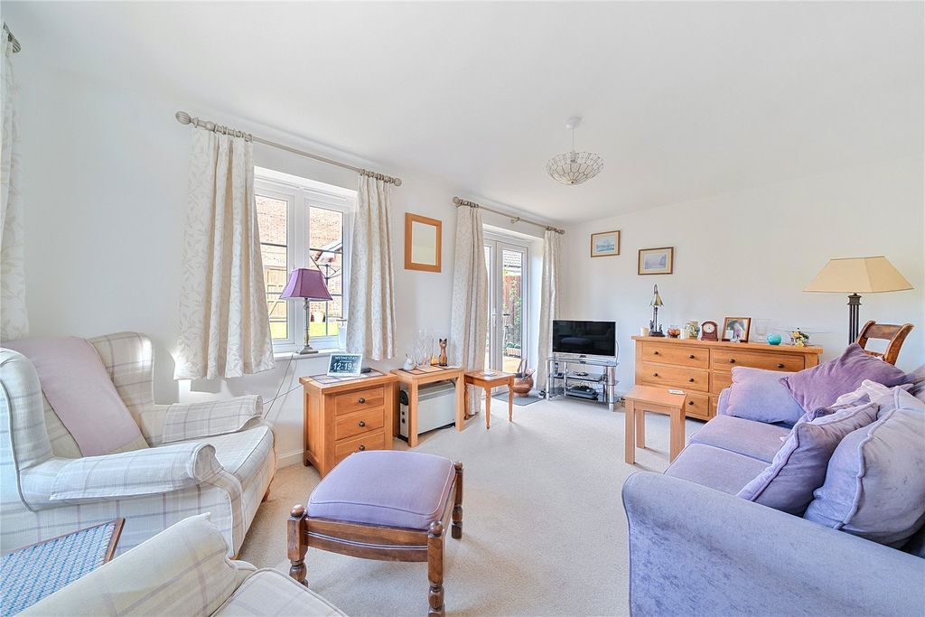 Property photo 3 of 10 Sitting Room