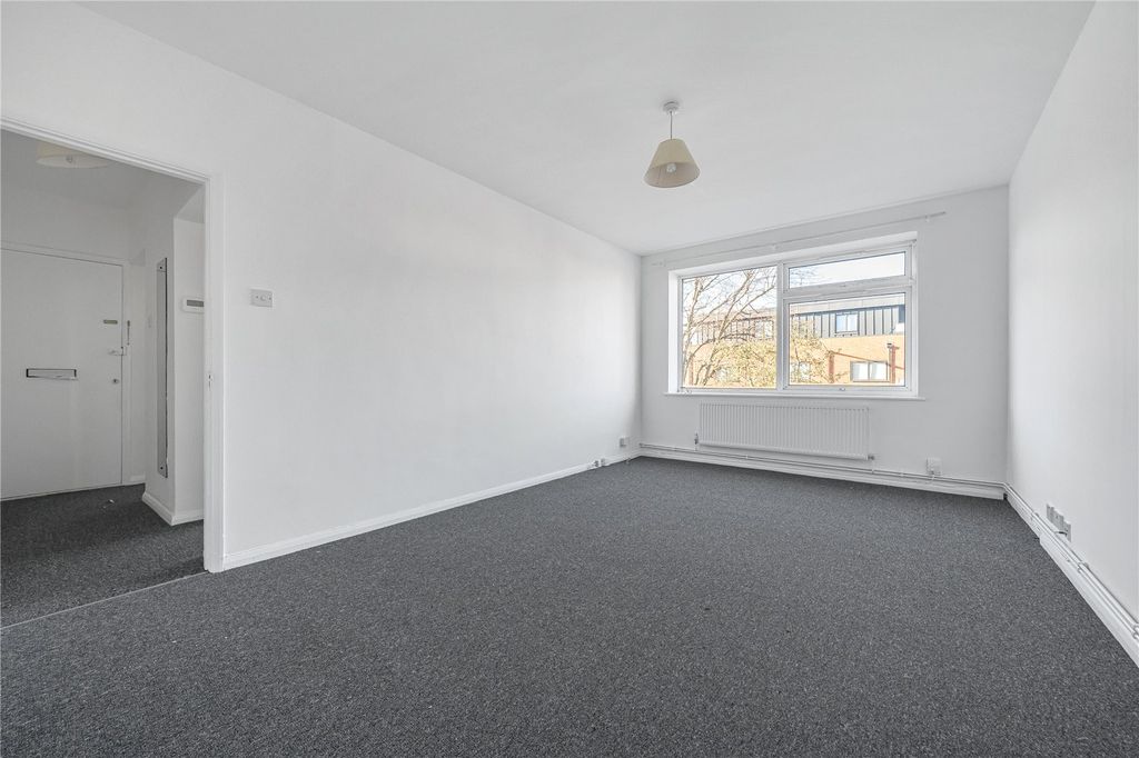 Property photo 2 of 11 Picture No. 03