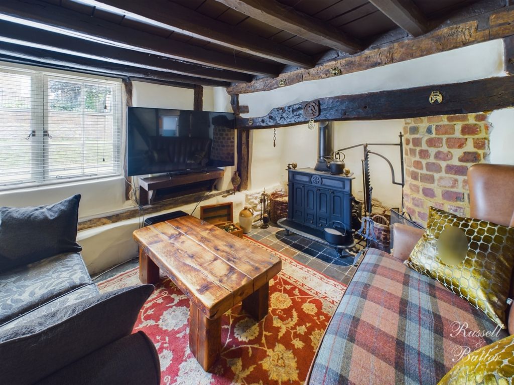 Property photo 2 of 27 Cam01995G0-Pr0081-Still005