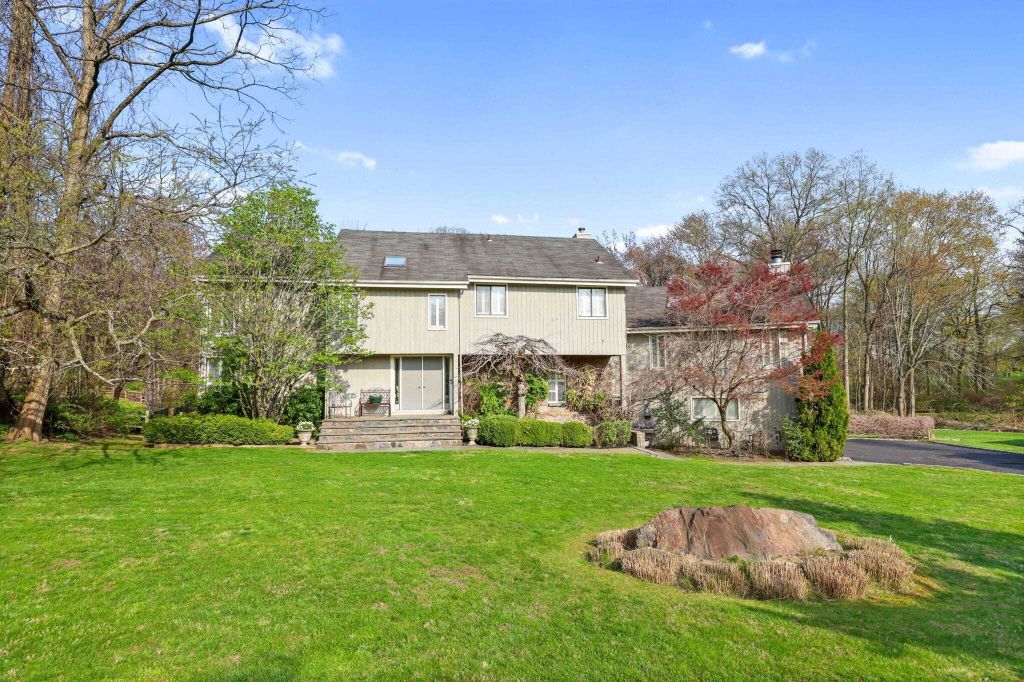 Property photo 1 of 29