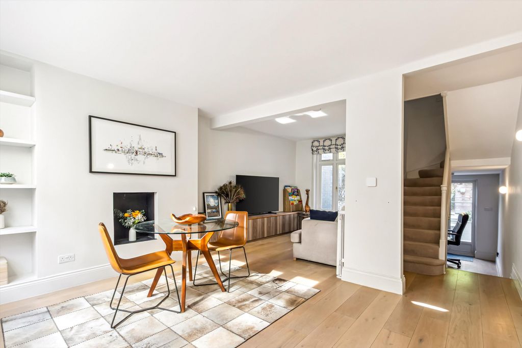 Property photo 1 of 18 Image