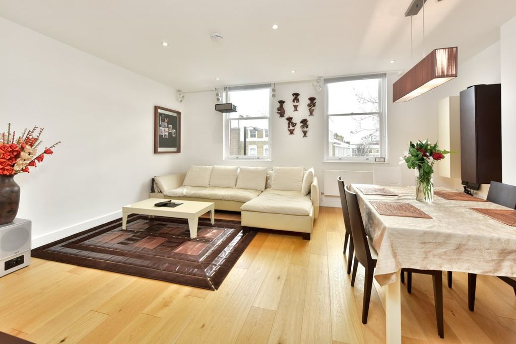 Property photo 2 of 9 Photo 01