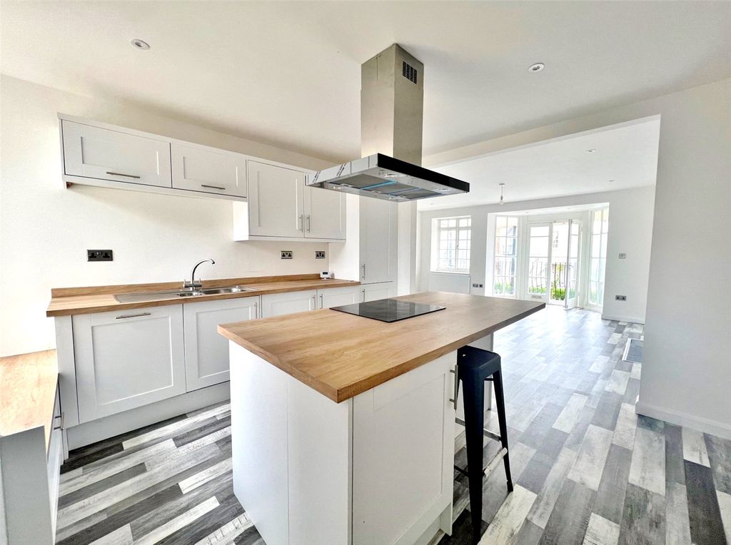 Property photo 2 of 12 Picture No. 03