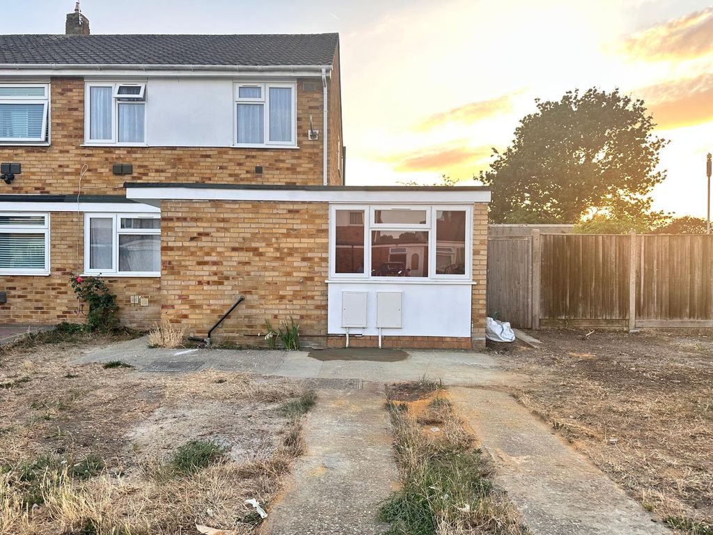 Property photo 2 of 11 W
