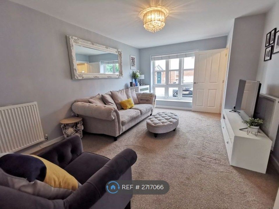 Property photo 2 of 23