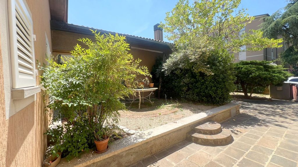 Property photo 2 of 57