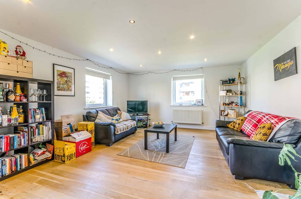 Property photo 1 of 9