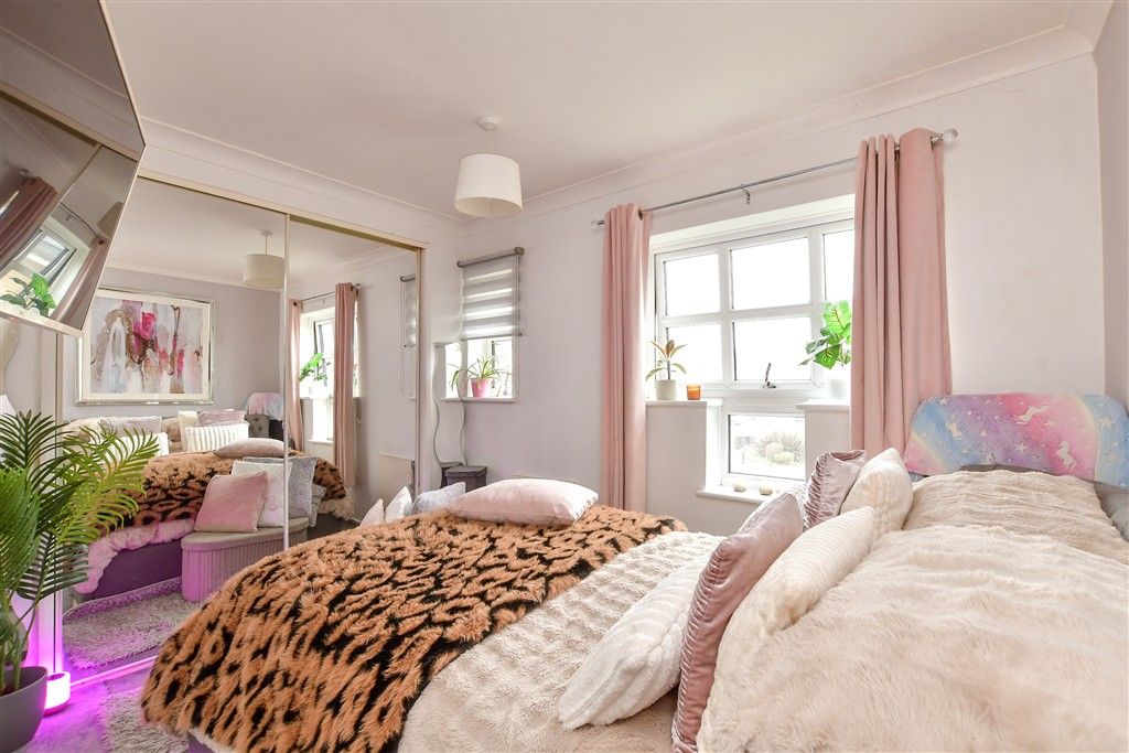 Property photo 3 of 11 Bedroom 1