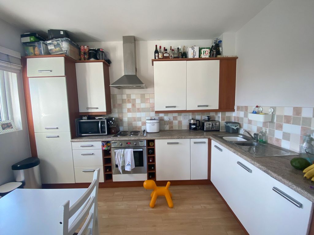 Property photo 2 of 9 Kitchen
